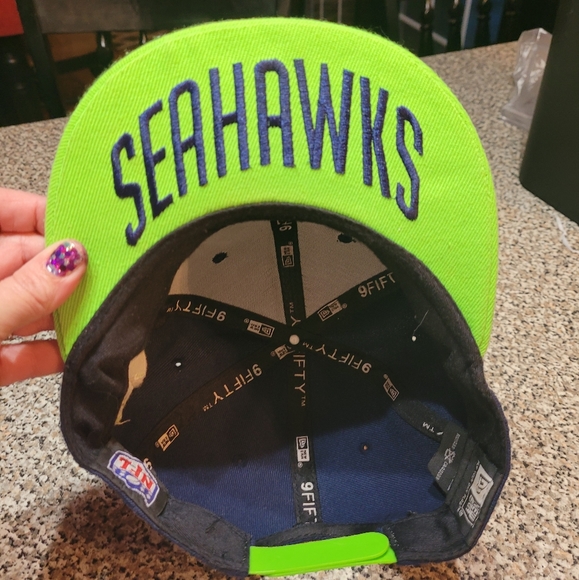 Seahawks Hat - Picture 2 of 3